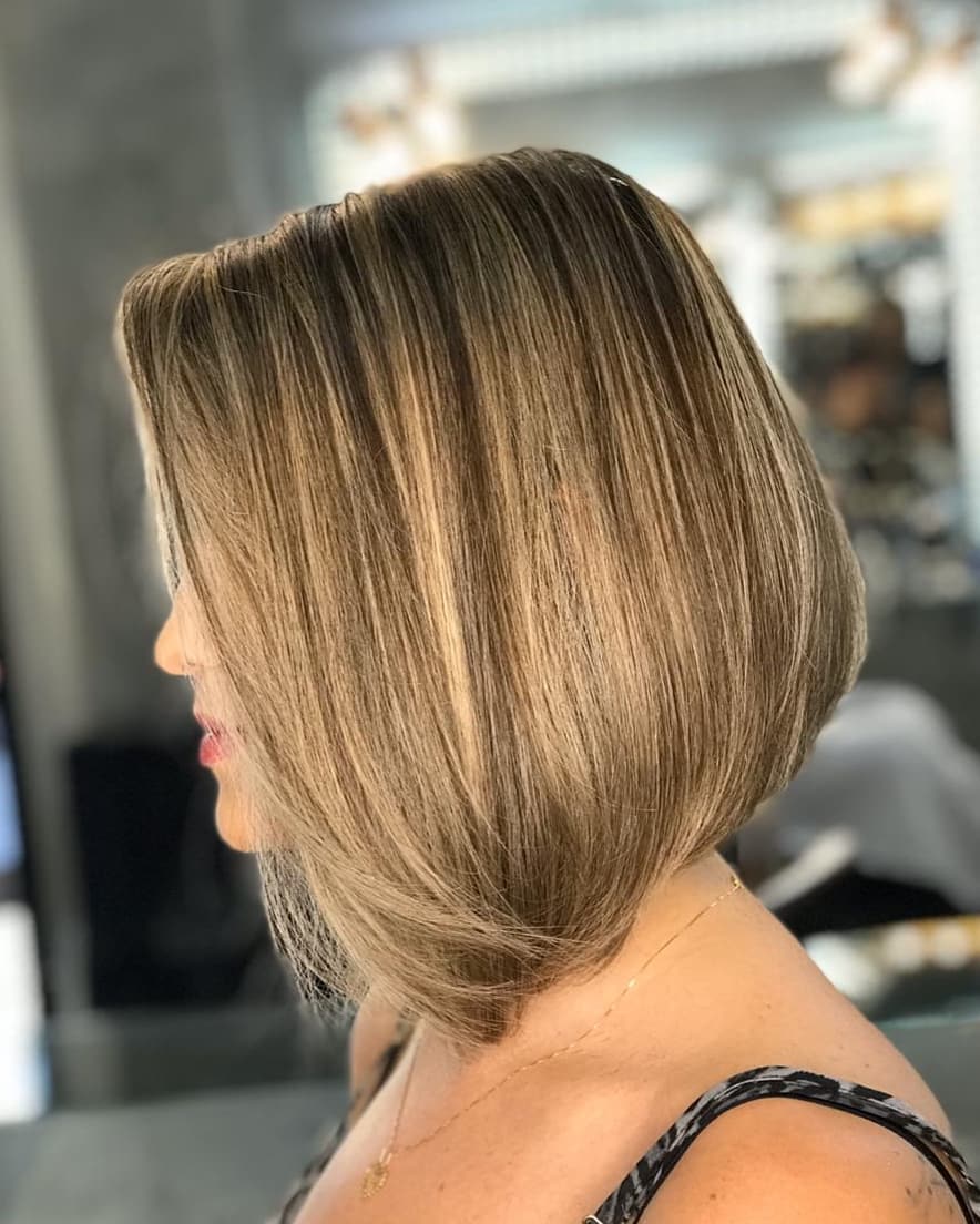 Caschetto Con Base Leggermente Diagonale E Balayage Caramello Hairfly It