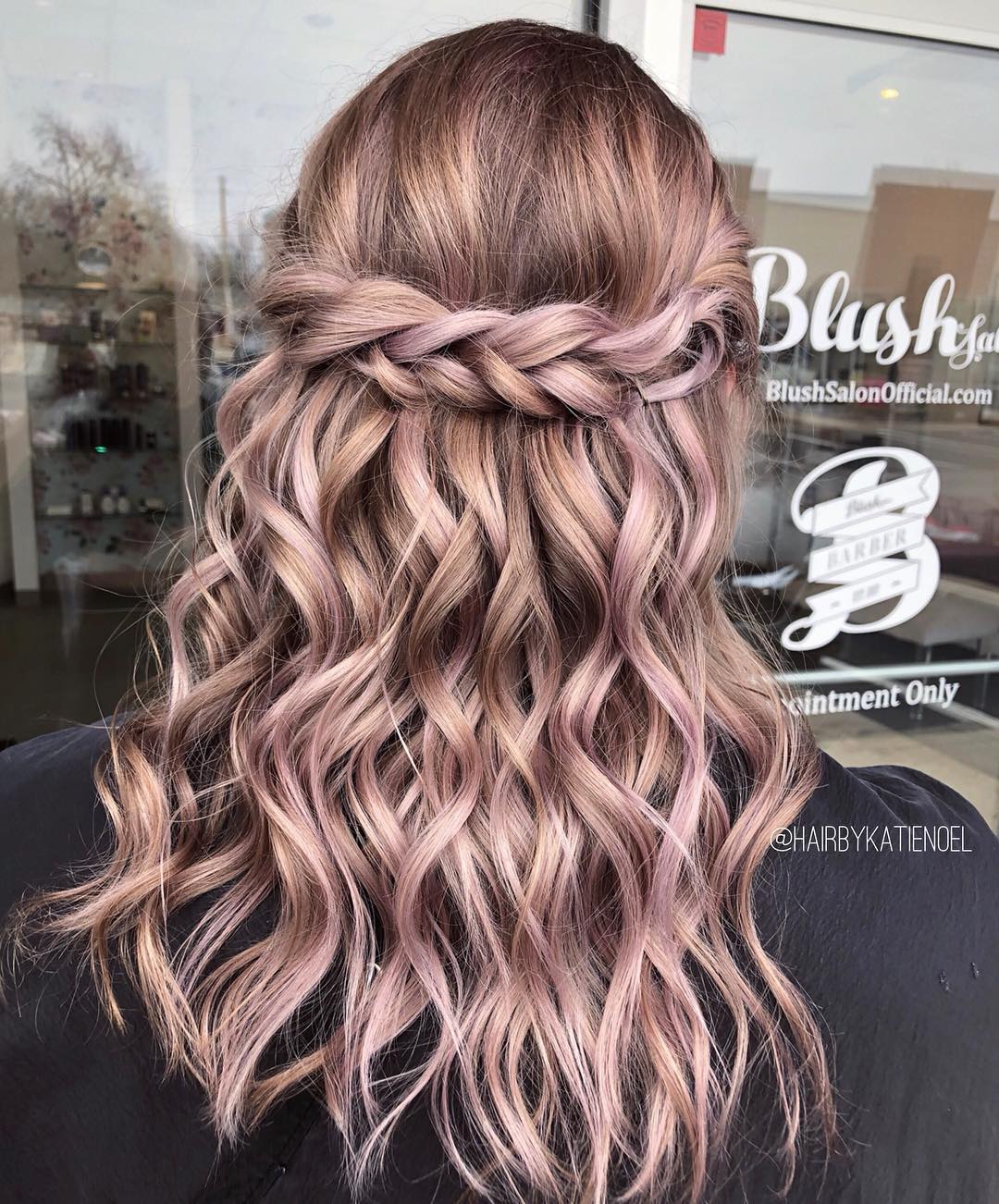 FOTO: @hairbykatienoel [IG]