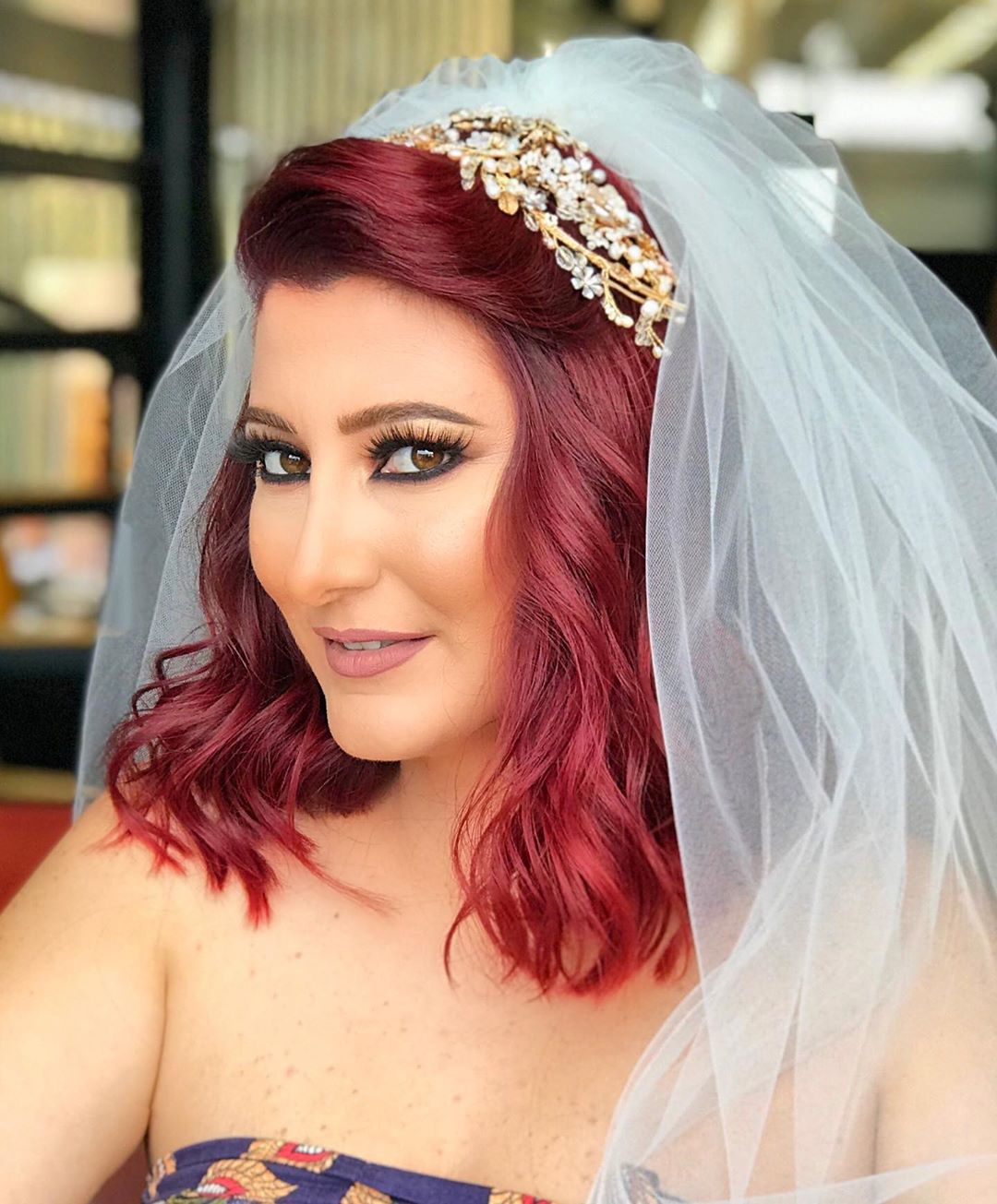 Fascinatore Con Velo Nero E Piuma – Fermaglio Per Capelli, Velo A Gabbia Con Strass. Per Matrimoni, Feste In Maschera, Derby E Occasioni Speciali.